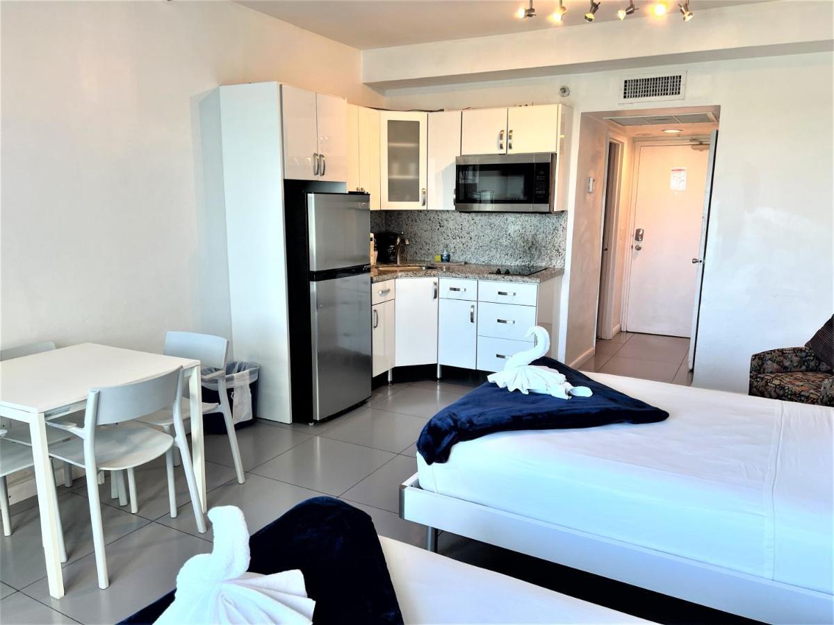 Ocean Front Units At Miami Beach Exterior foto
